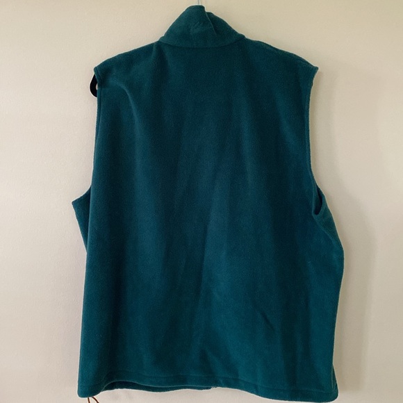 Two Men’s Woolrich Fleece Vests - Picture 4 of 11